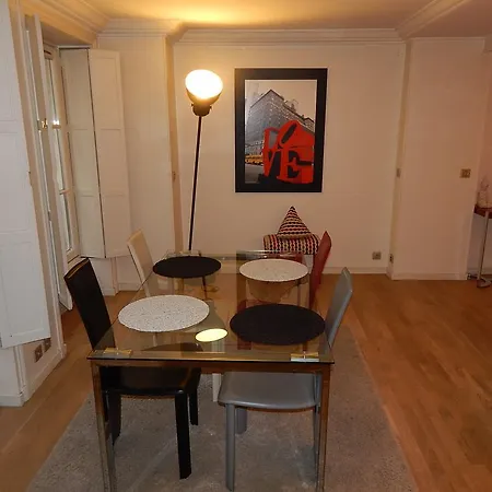 Gravilliers Apartment
