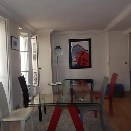 Gravilliers Apartment